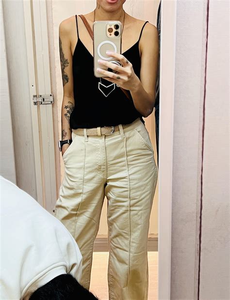 Burat ng jowa ang sinukat sa fitting room .
